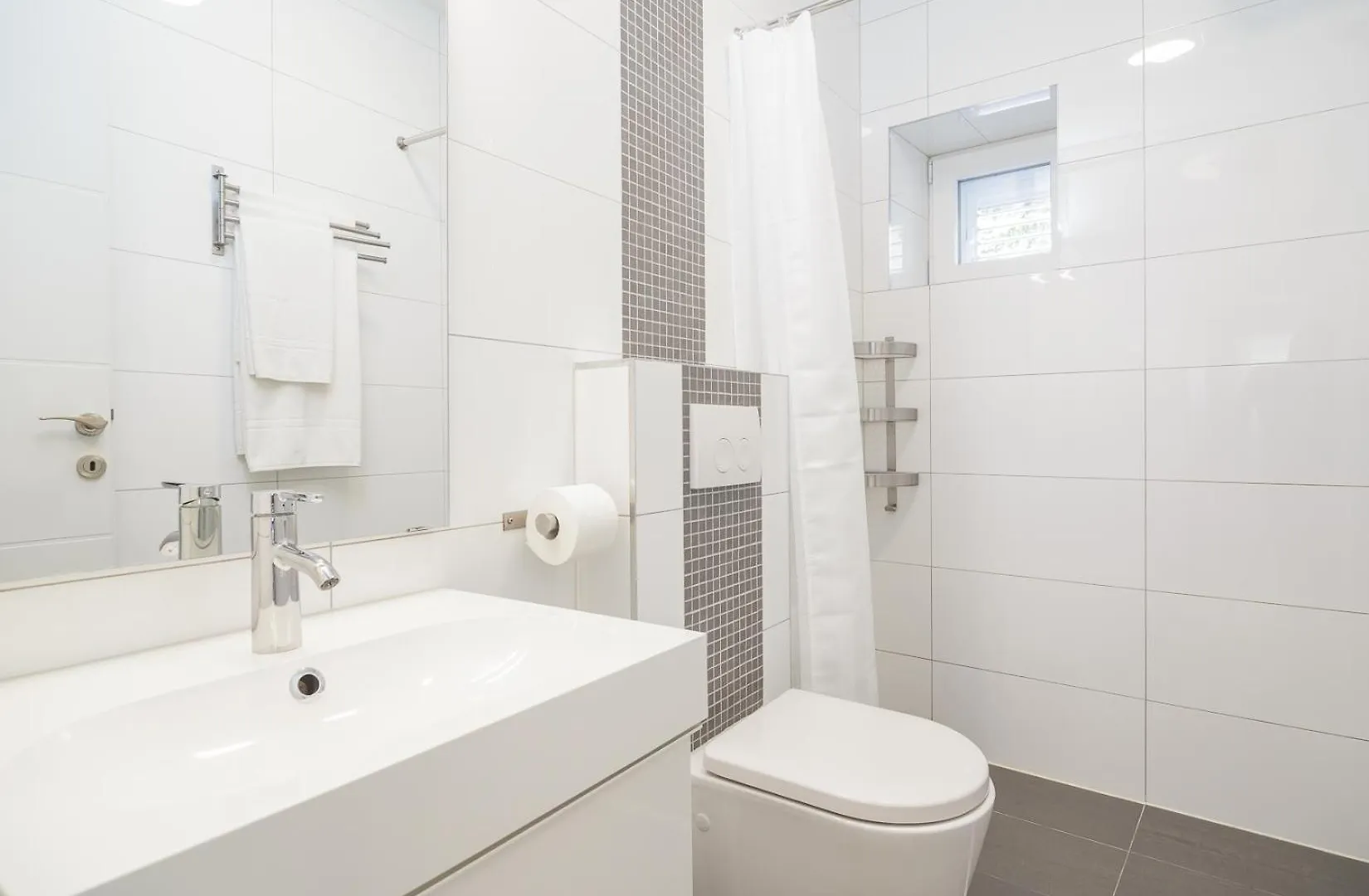 Holiday Home Aspalathos - With Free Parking, Near The Beach, A Few Minutes' Walking Distance To The Unesco Palace Split Croatia