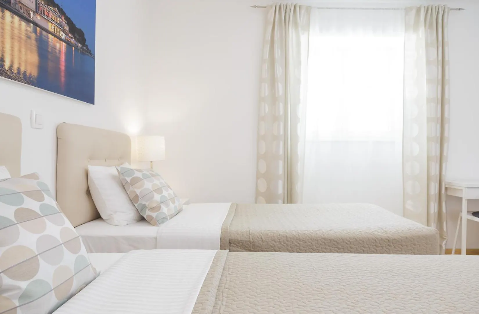 Holiday Home Aspalathos - With Free Parking, Near The Beach, A Few Minutes' Walking Distance To The Unesco Palace Split