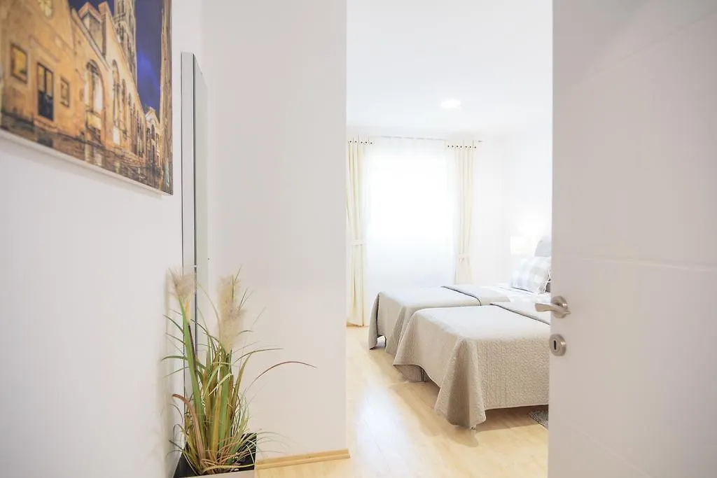 Holiday Home Aspalathos - With Free Parking, Near The Beach, A Few Minutes' Walking Distance To The Unesco Palace Split