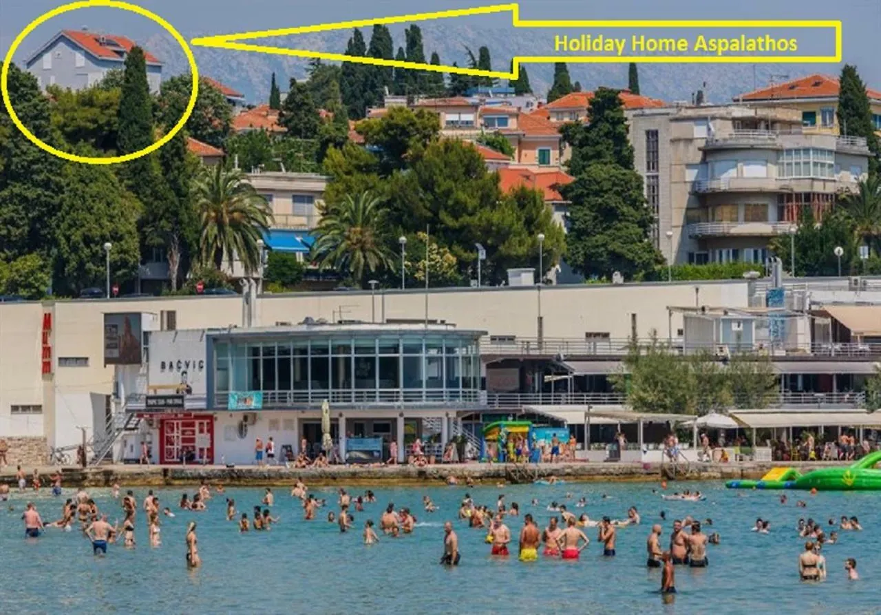 Holiday Home Aspalathos - With Free Parking, Near The Beach, A Few Minutes' Walking Distance To The Unesco Palace Split 0*,