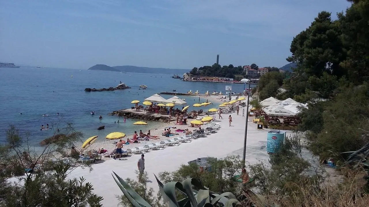 Holiday Home Aspalathos - With Free Parking, Near The Beach, A Few Minutes' Walking Distance To The Unesco Palace Split Croatia