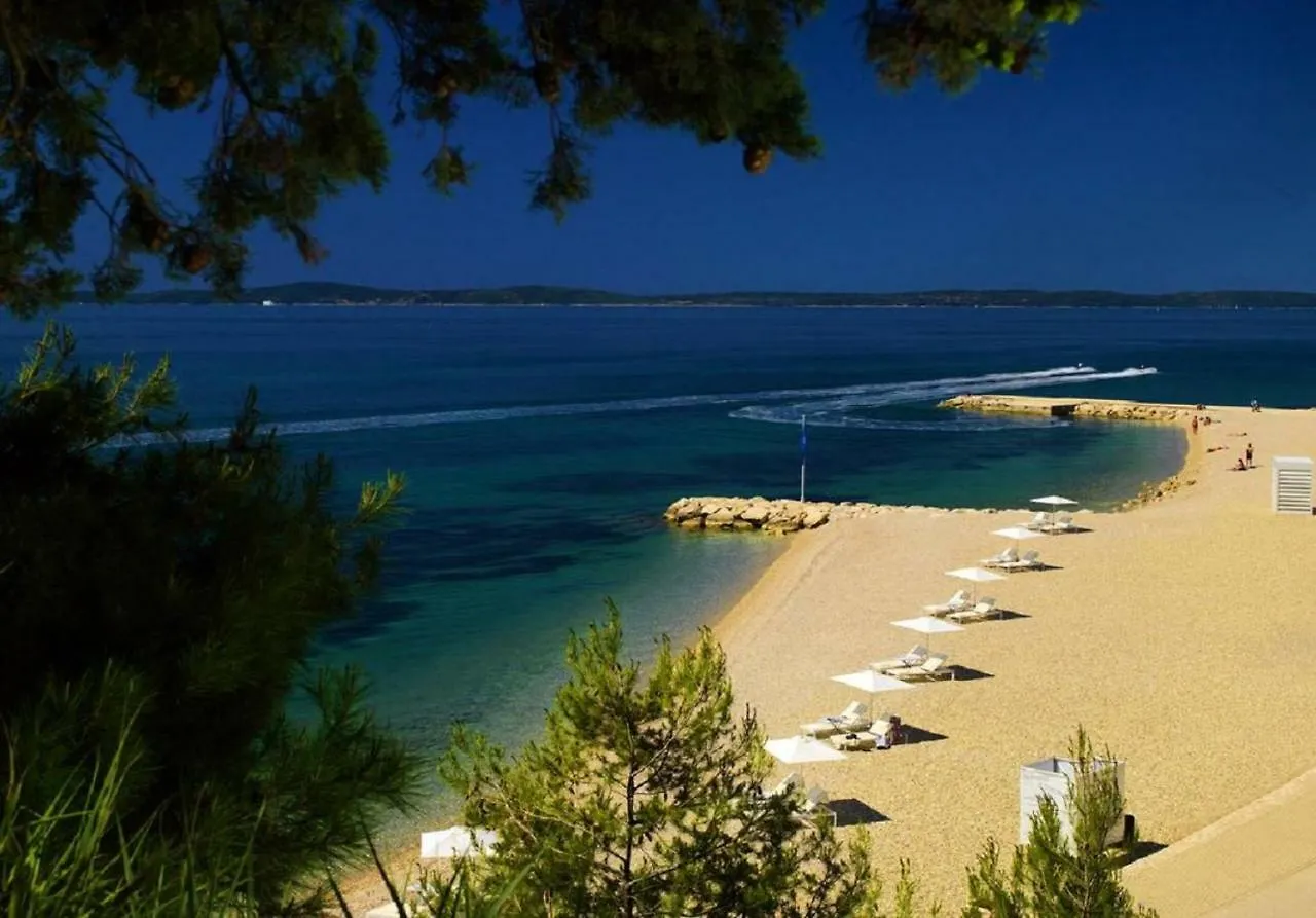Holiday Home Aspalathos - With Free Parking, Near The Beach, A Few Minutes' Walking Distance To The Unesco Palace Split