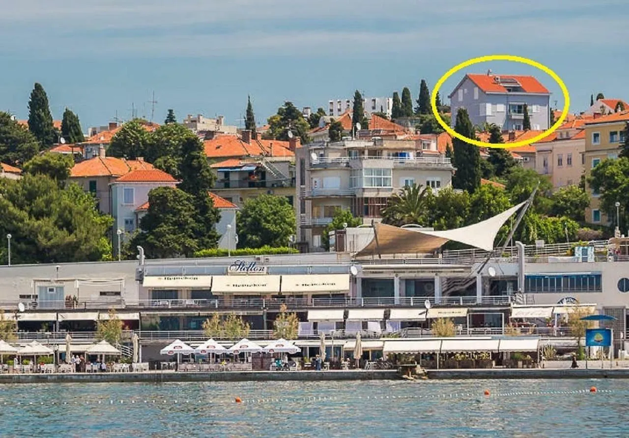 Holiday Home Aspalathos - With Free Parking, Near The Beach, A Few Minutes' Walking Distance To The Unesco Palace Split